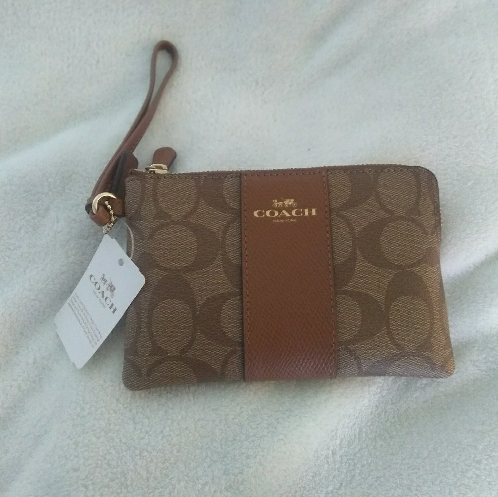 Coach Wristlet - Picture 4 of 4